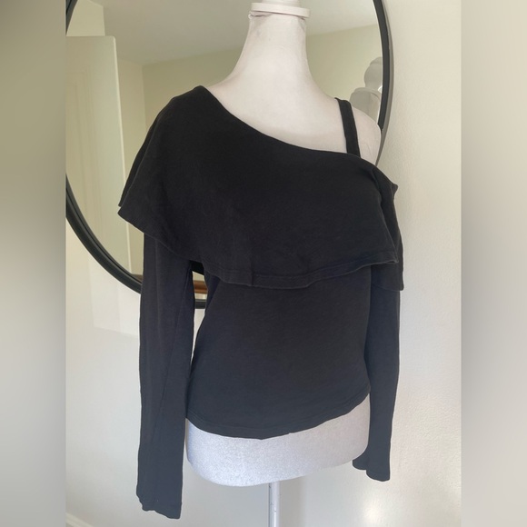 HOST PICK 🎉Anthropologie• Postmark One Shoulder Ruffle Top - Picture 5 of 10